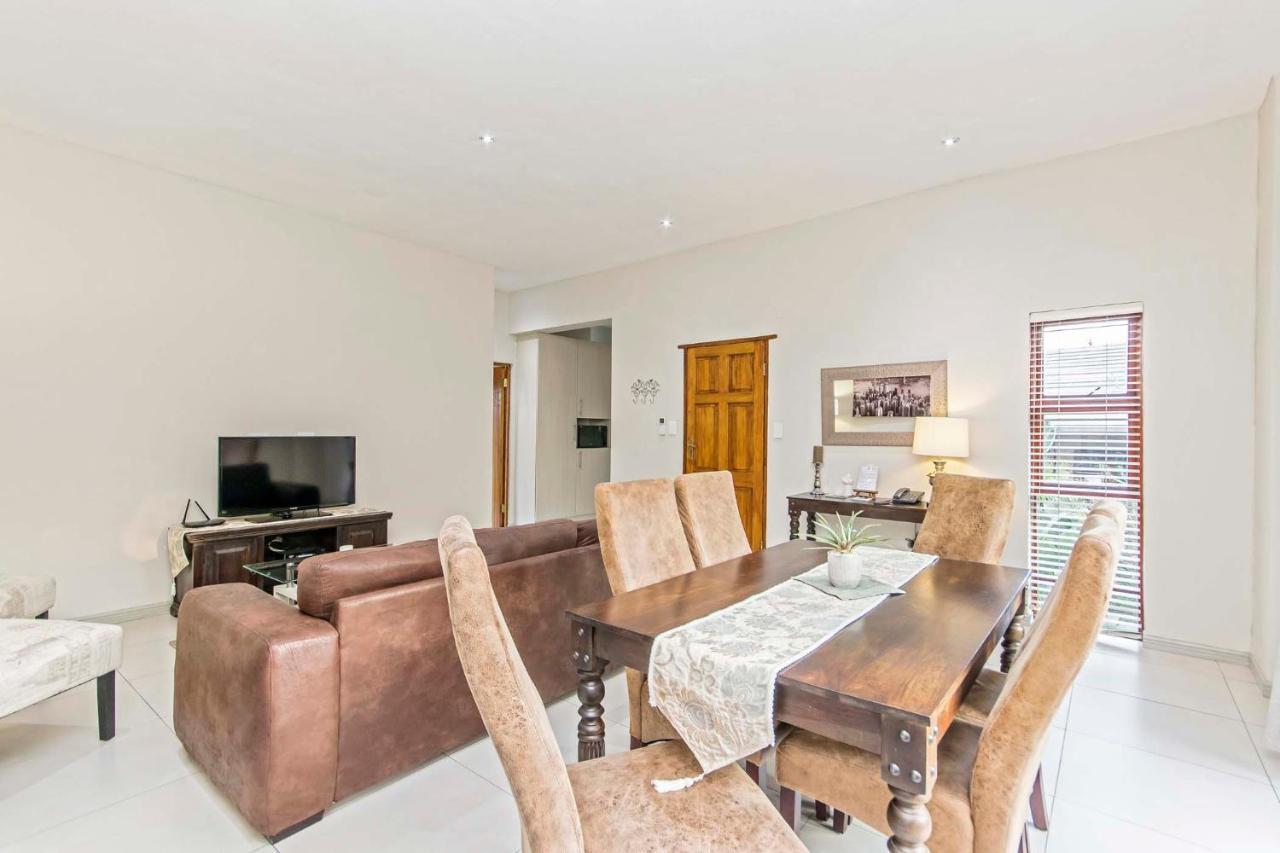 Dunton Guest House Johannesburg Buitenkant foto